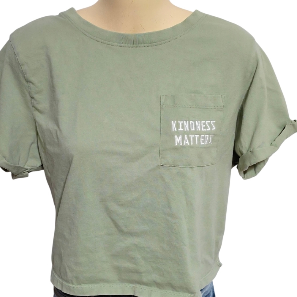 Green Graphic Crop Tee - Kindness Matters - with Daisy Flower design on back